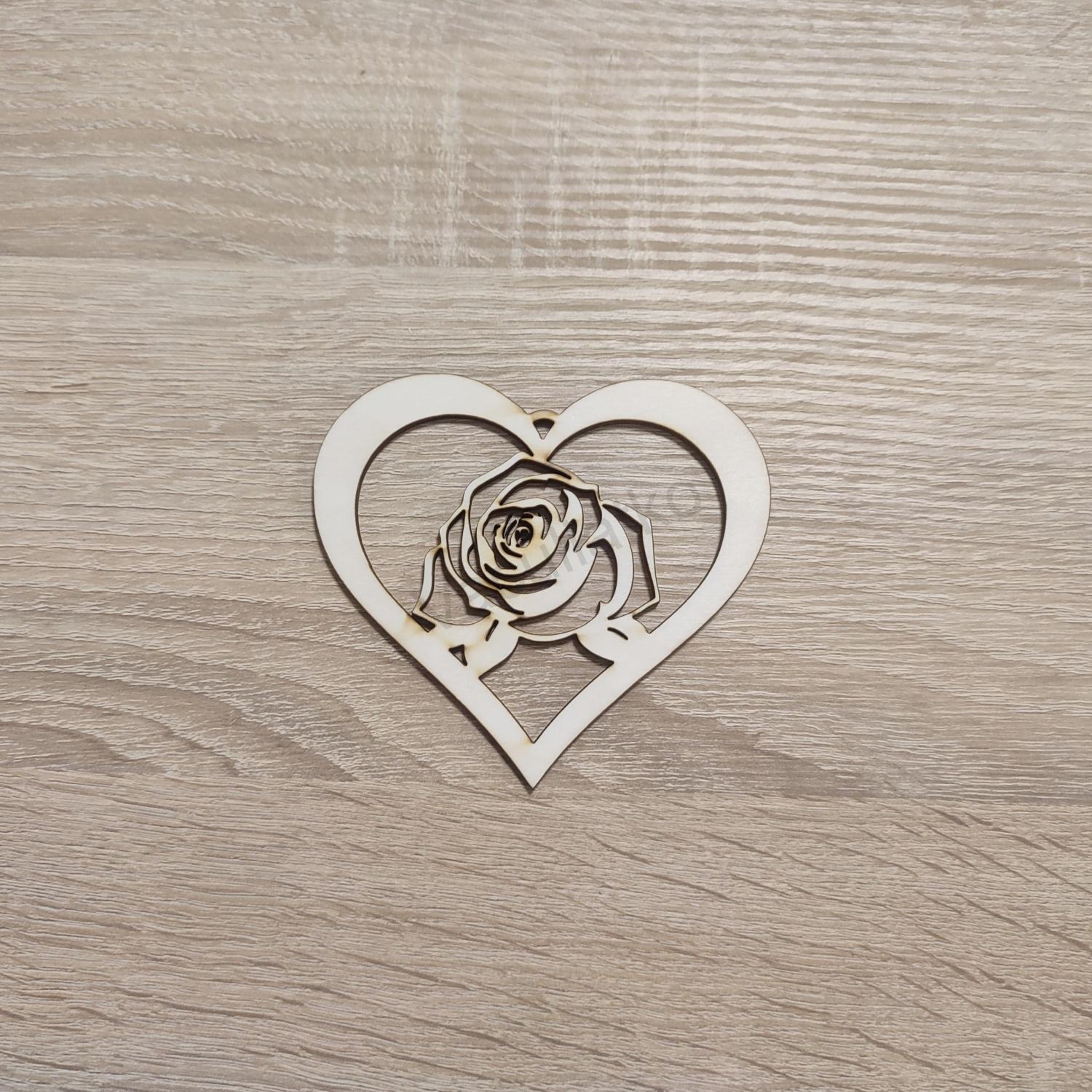 Drevený výrez srdce 8x7cm - kvet ruža