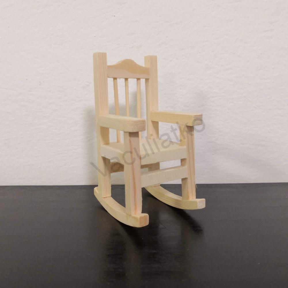Drevená dekorácia - hojdacie kreslo 6x6x10cm
