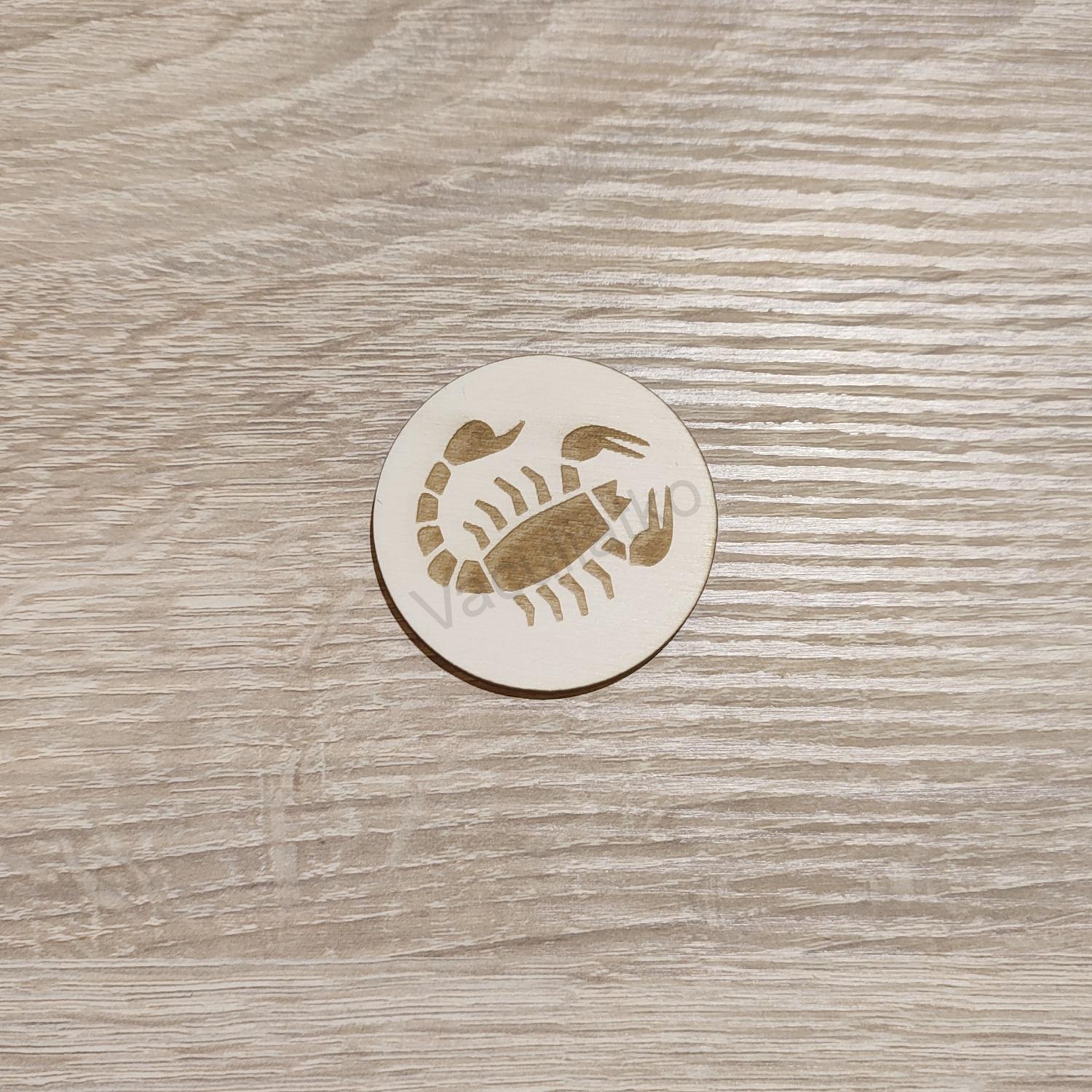 Drevený výrez kruh 5cm - škorpión