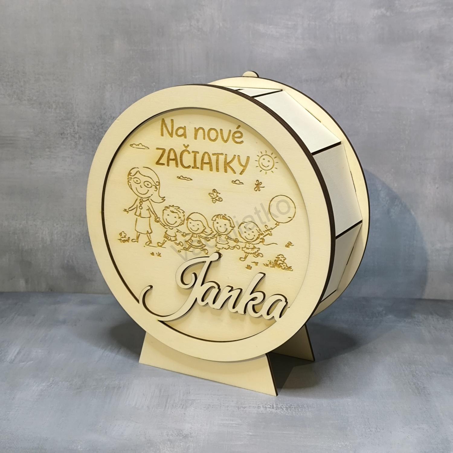 Drevená dekorácia, pokladnička - Učiteľka (mama) s menom 1ks priemer 20cm