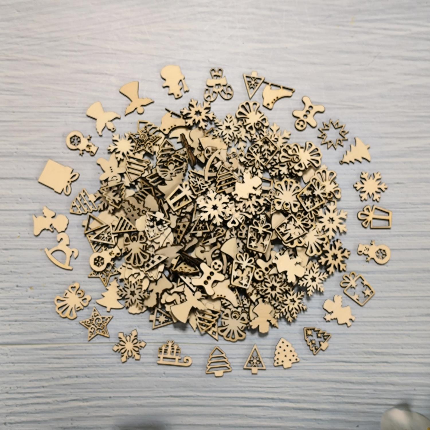 Výpredaj - Vianočné ozdoby malé 200ks (hr.3mm, 2,5-3cm mix)